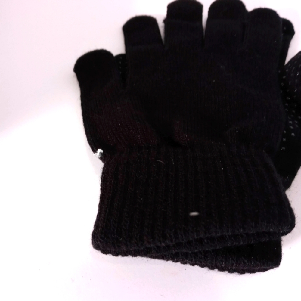 🏖 Kids Black Knit Gloves NWOT